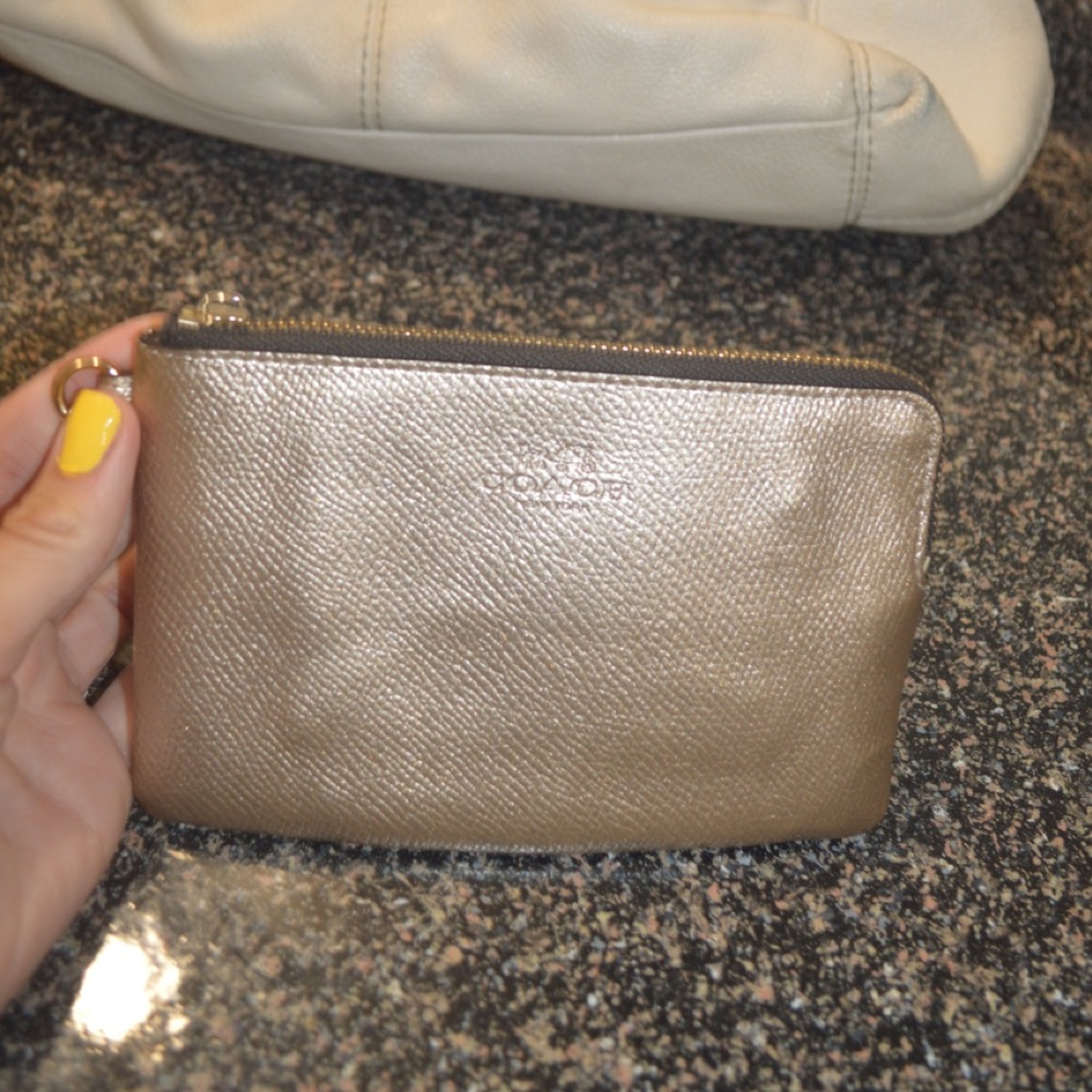 3 small purses - Picture 6 of 11
